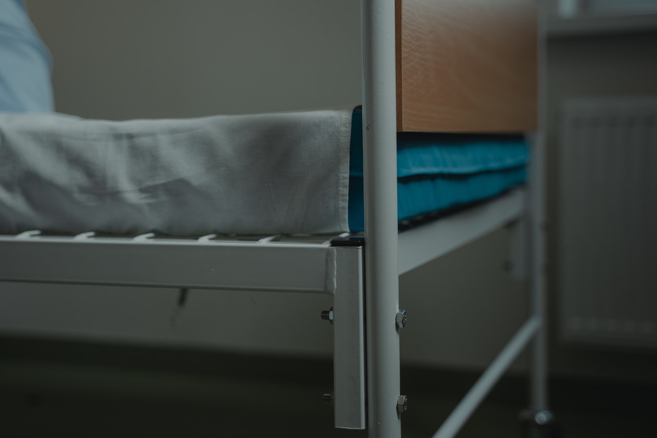 Bi ležali 21 dni za 4000 evrov? Iščejo prostovoljce, te pogoje morate izpolnjevati