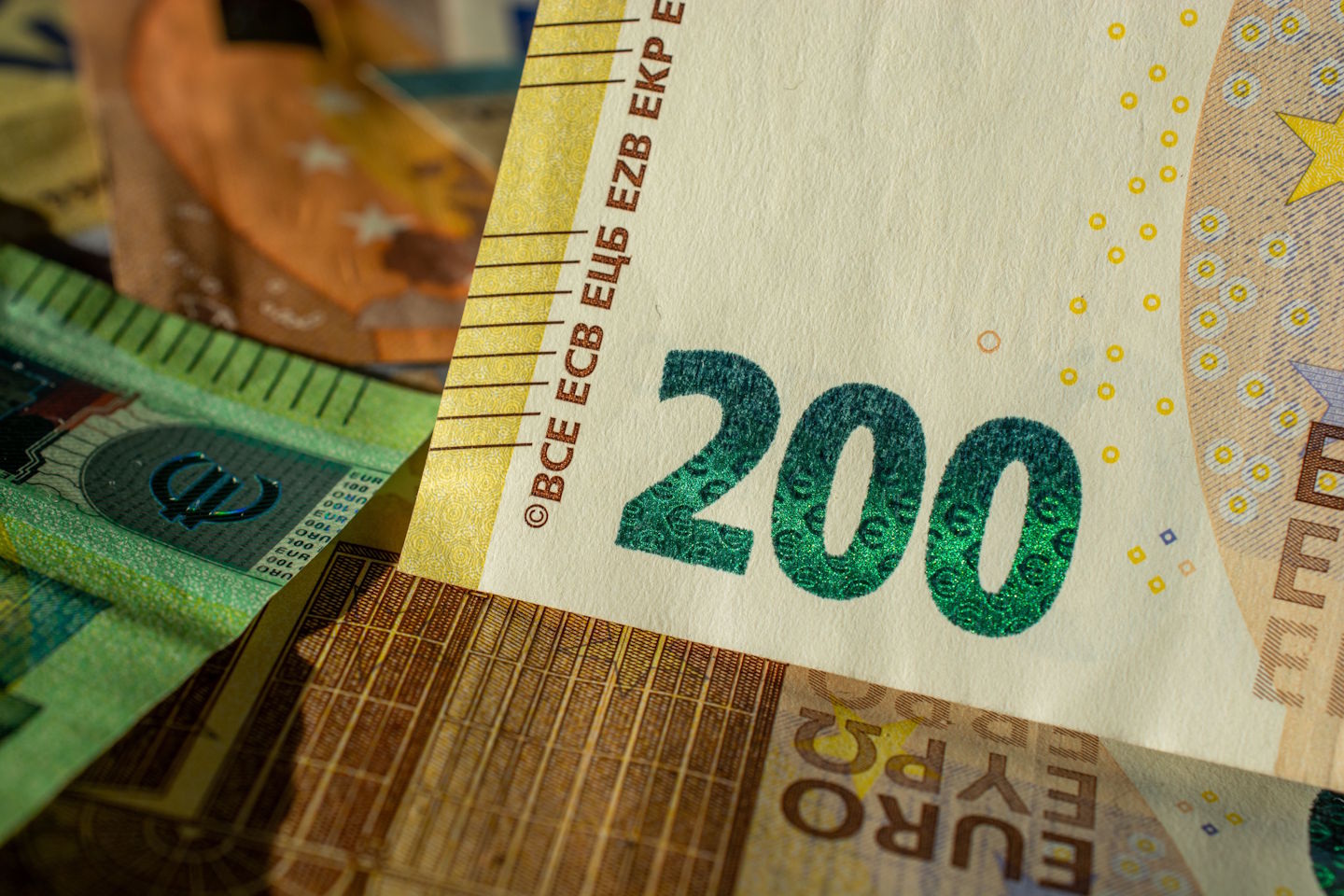 Mariborčani in Bistričani banko ogoljufali za 9,8 milijona evrov