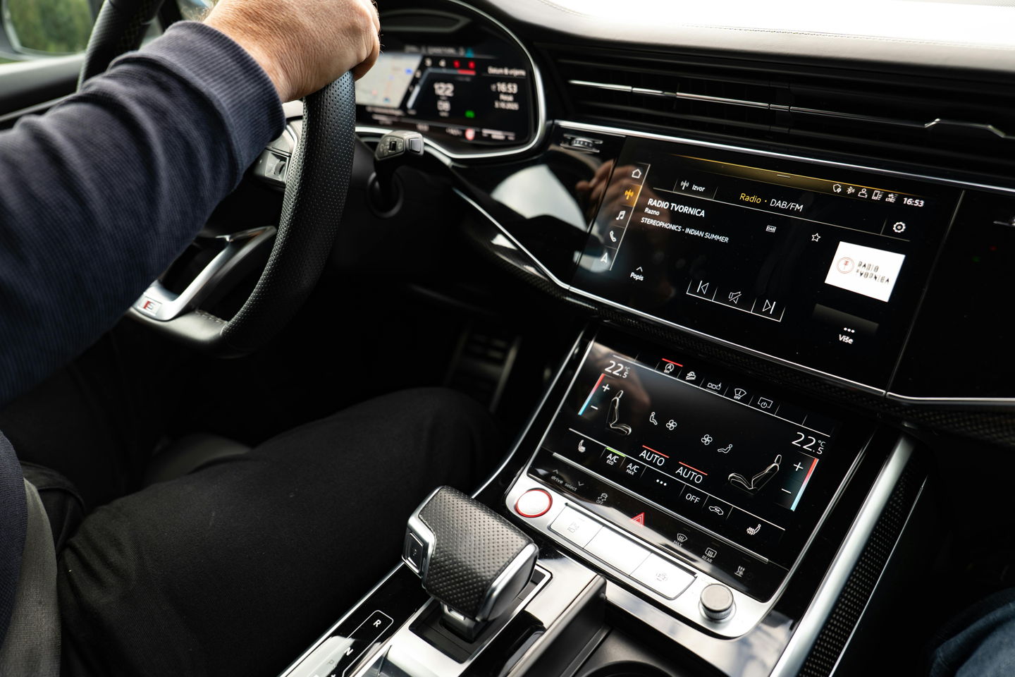 Z enim polnjenjem do 1500 kilometrov: Nova baterija prinaša revolucijo na trg električne mobilnosti