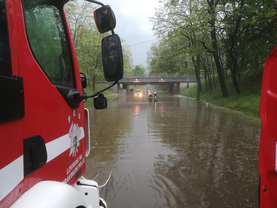 Še en deževen dan: Za Štajersko se vrstijo opozorila pred plazovi in poplavami