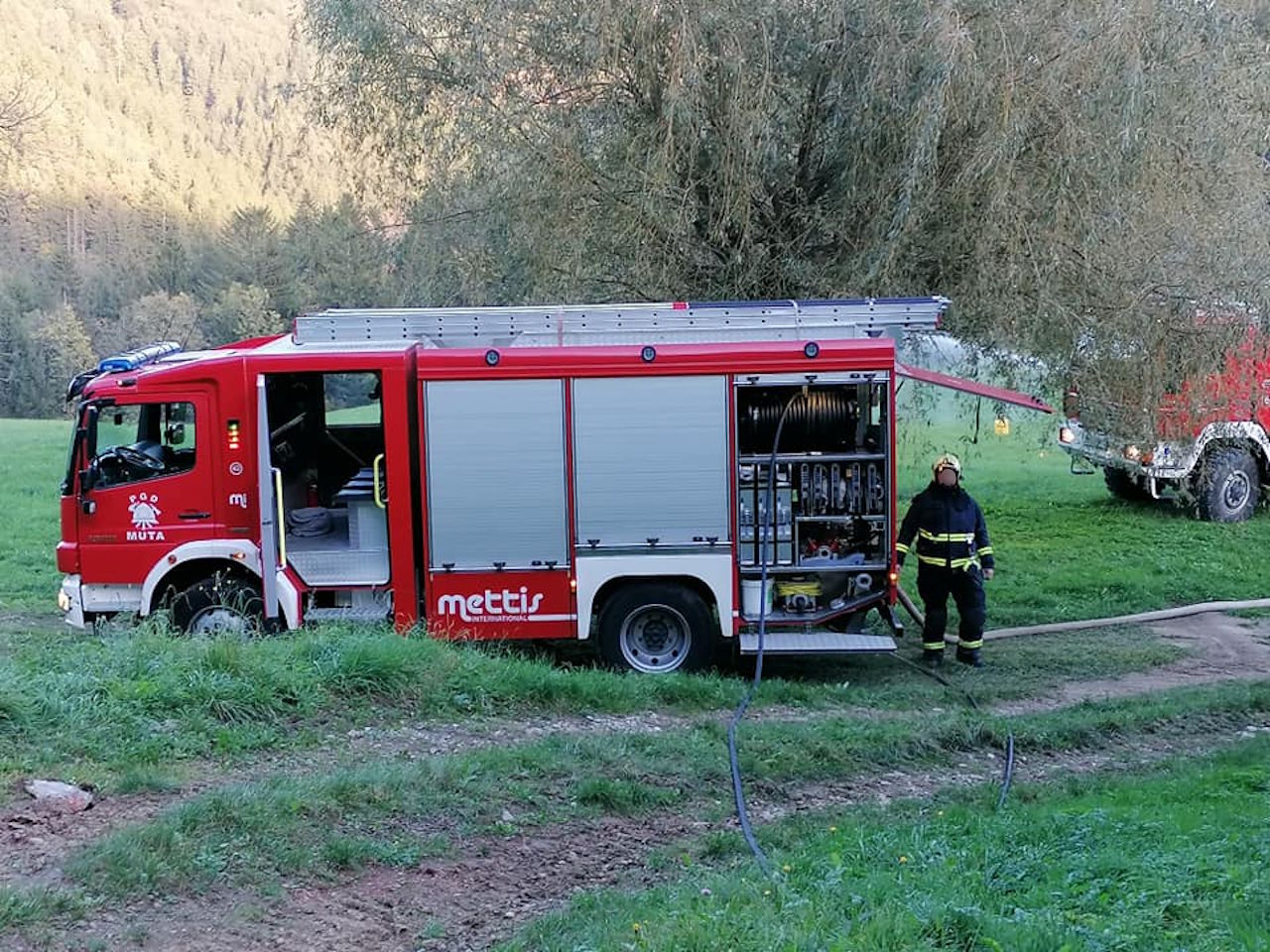 Muta: Med gašenjem požara na prostem gasilci našli truplo