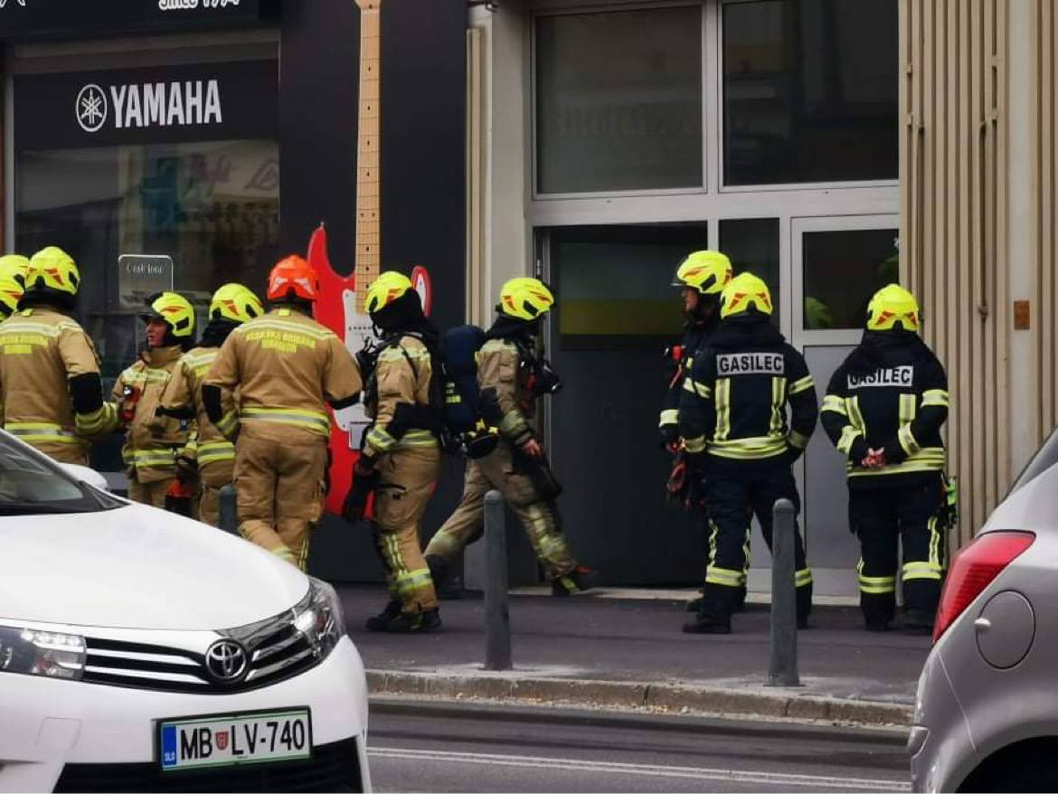 FOTO: Požar pri glavni železniški postaji v Mariboru, kaj se dogaja?