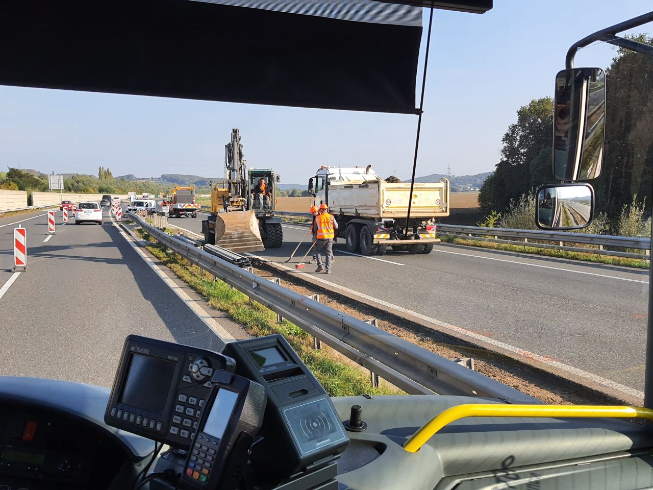 FOTO: Zaradi del na Pomurski avtocesti nastajajo zastoji