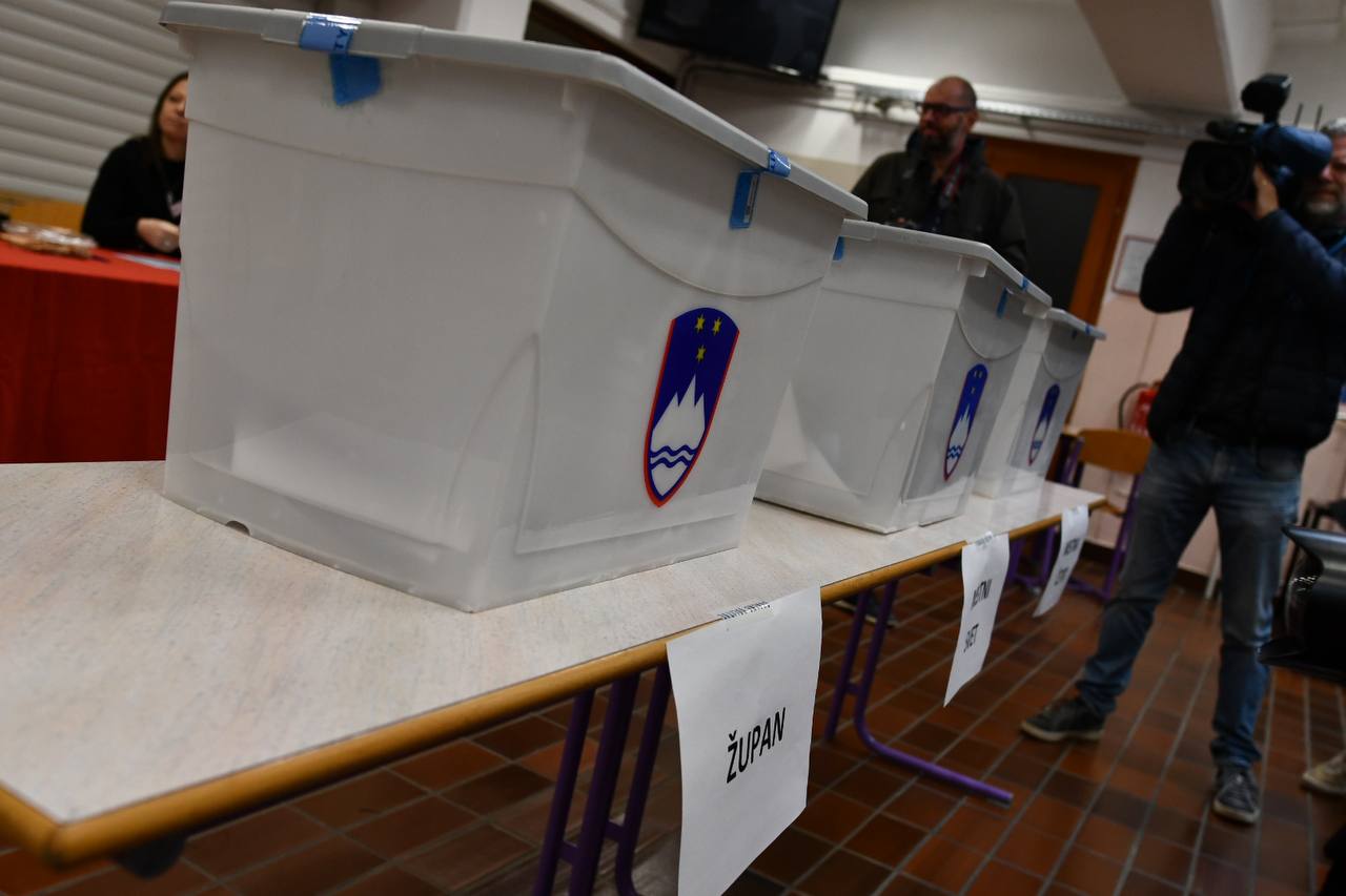 Znani prvi neuradni rezultati volitev v Mariboru