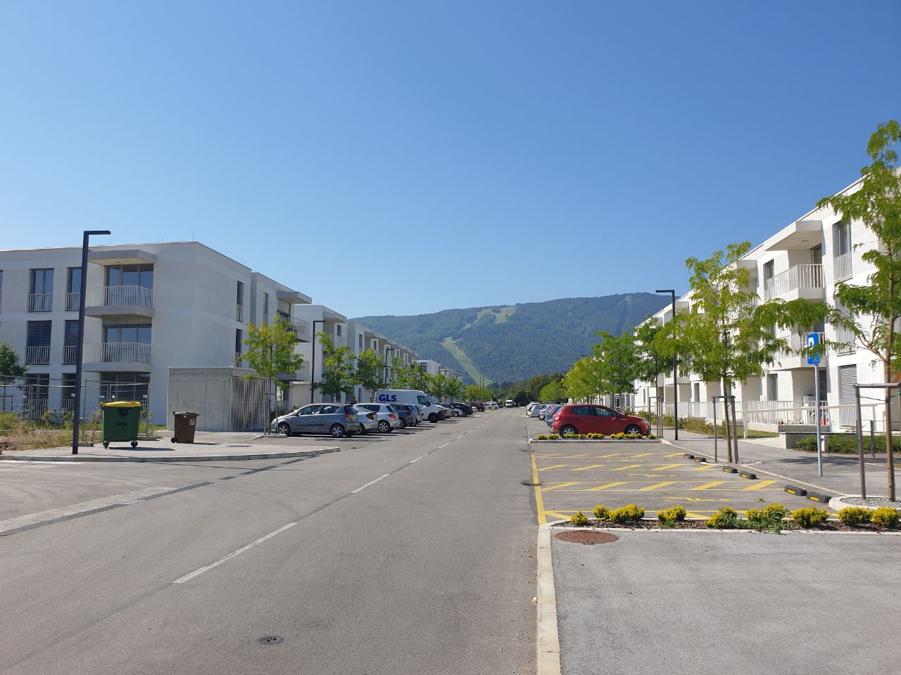 Prihaja več novih javnih najemnih stanovanj, a tudi višje najemnine za starejša stanovanja