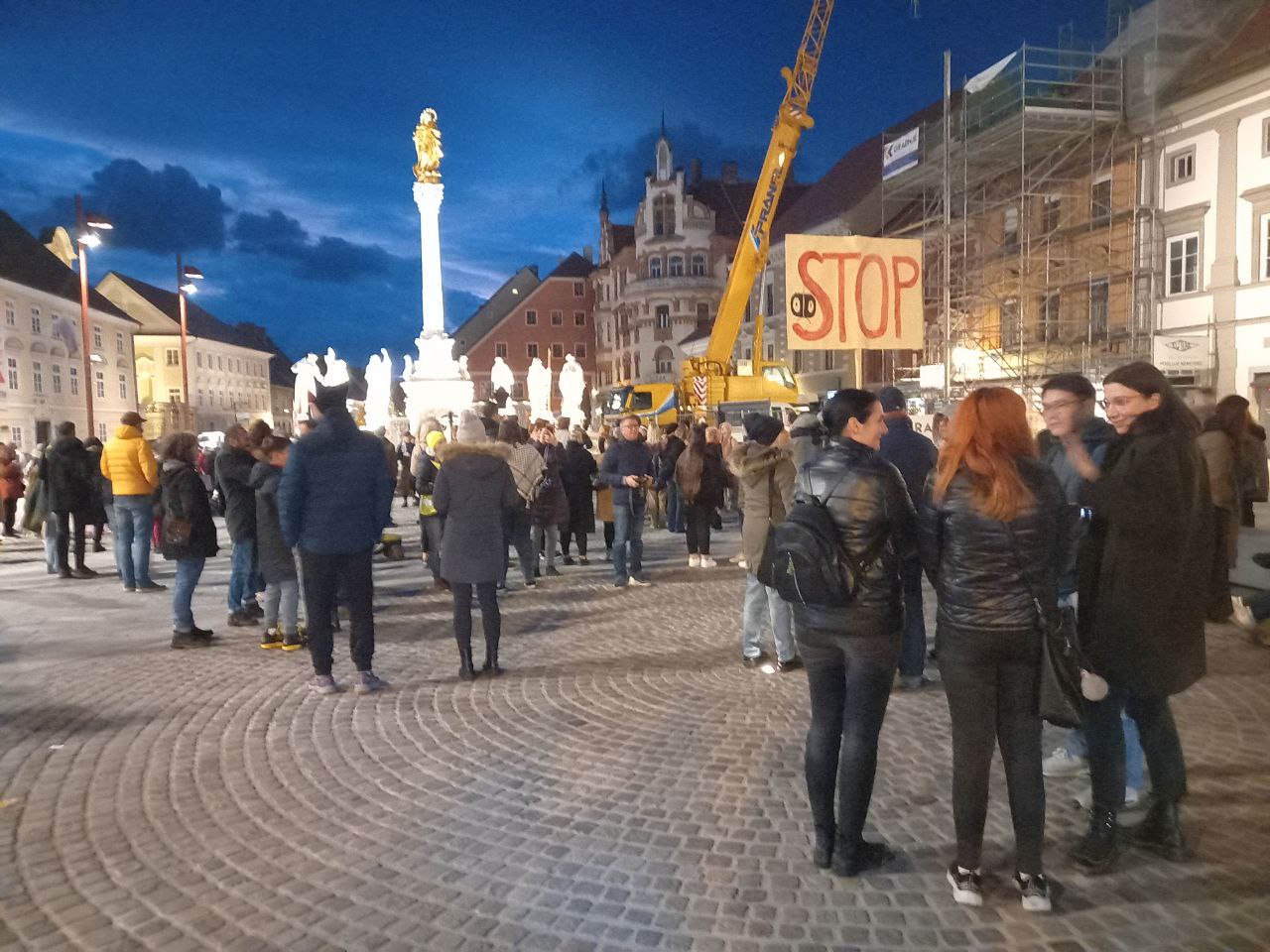 FOTO: Protestniki v Mariboru pozivajo k priznanju Palestine