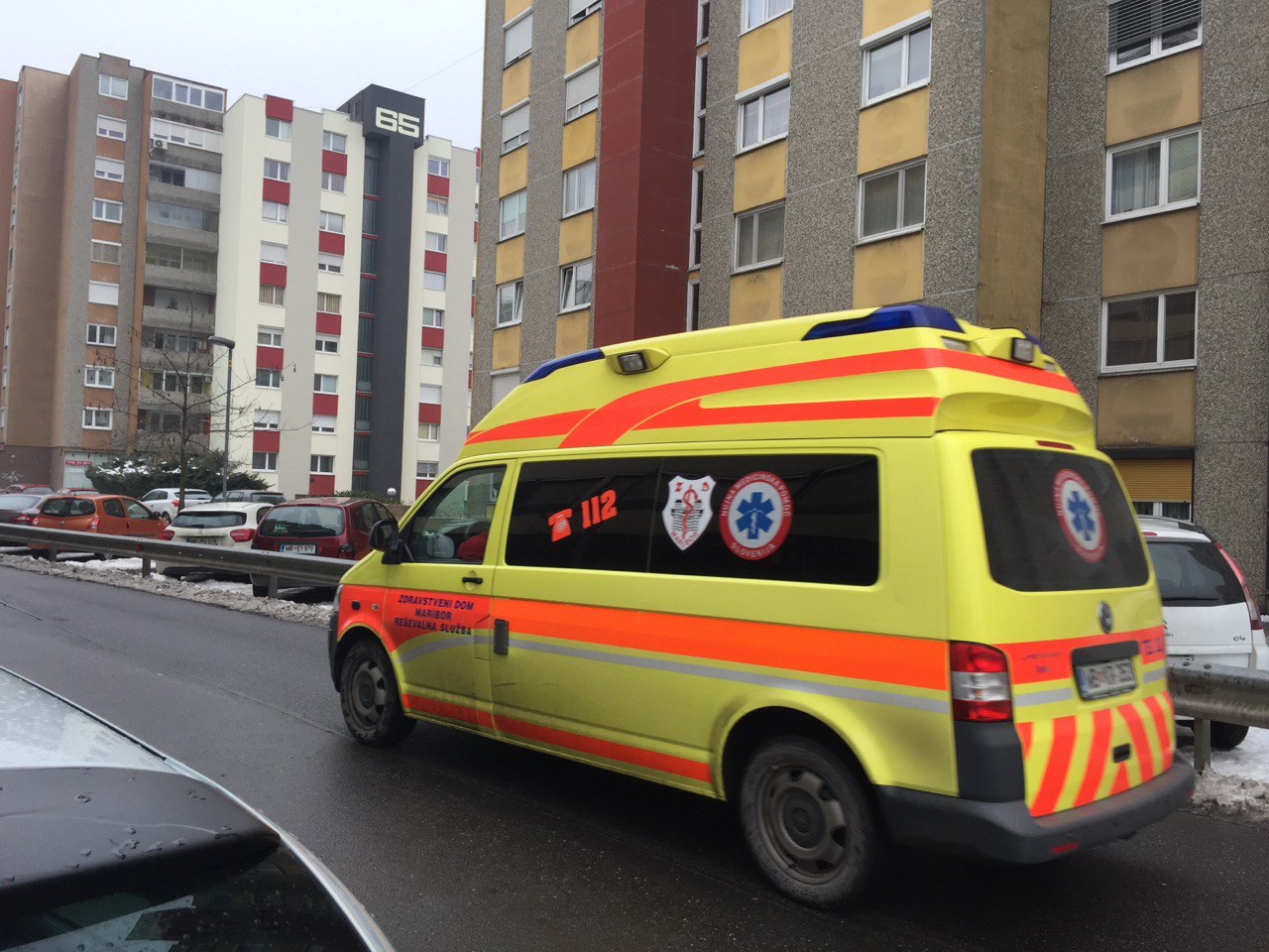 V okolici Maribora voznik e-skiroja padel in se huje poškodoval: Policisti so ugotovili, da ...