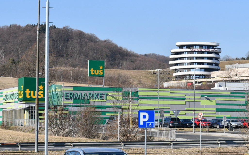 V Tušu še naprej brez dogovora, bodo trgovine v soboto ostale zaprte?