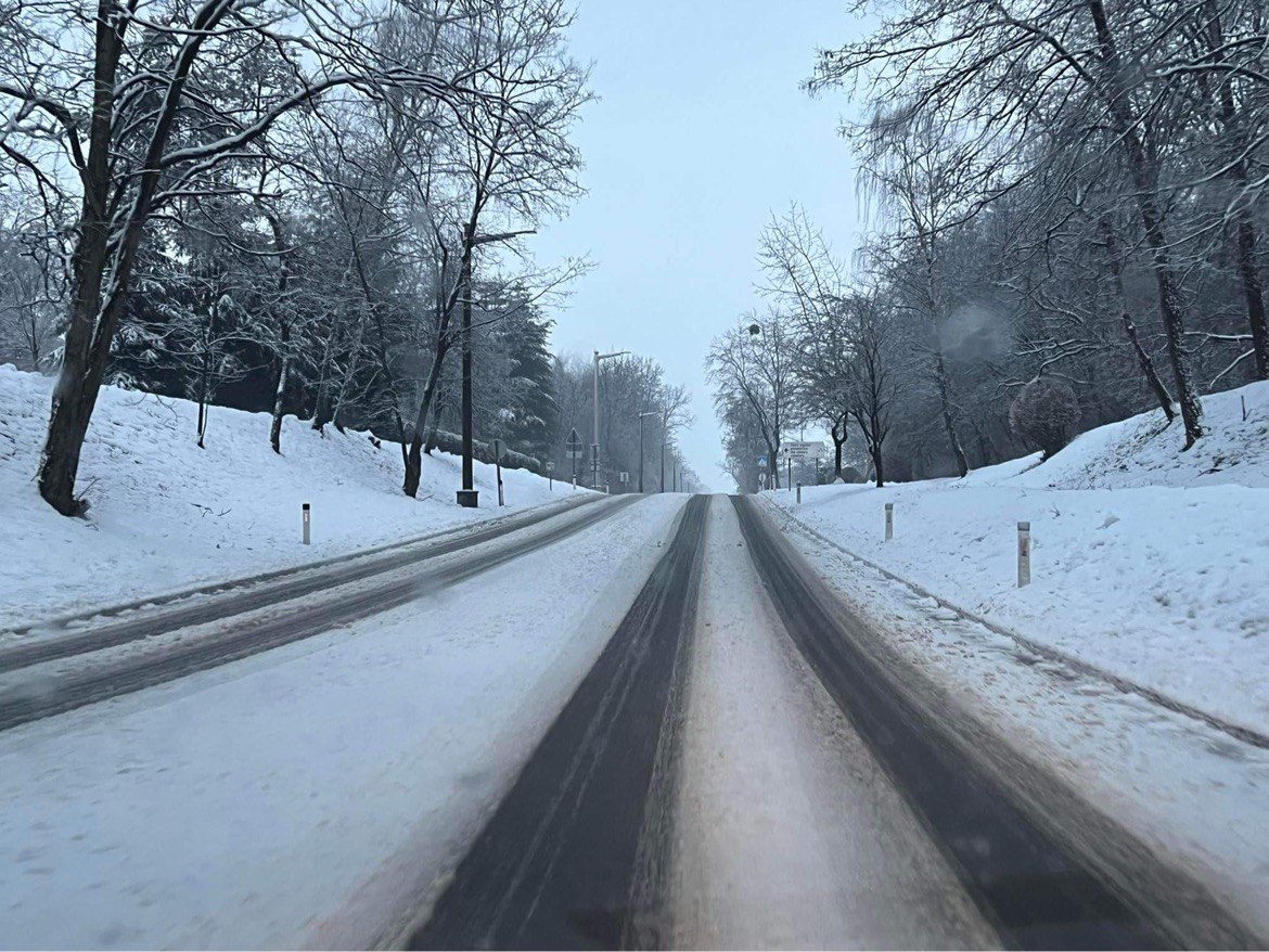 Danes do devet stopinj, v začetku tedna pa prihaja sneg