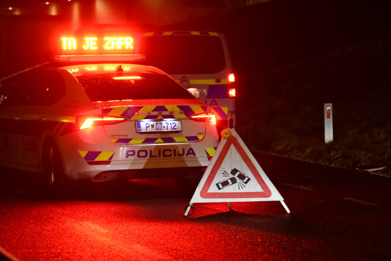 V prometni nesreči na glavni cesti Maribor - Dravograd več poškodovanih