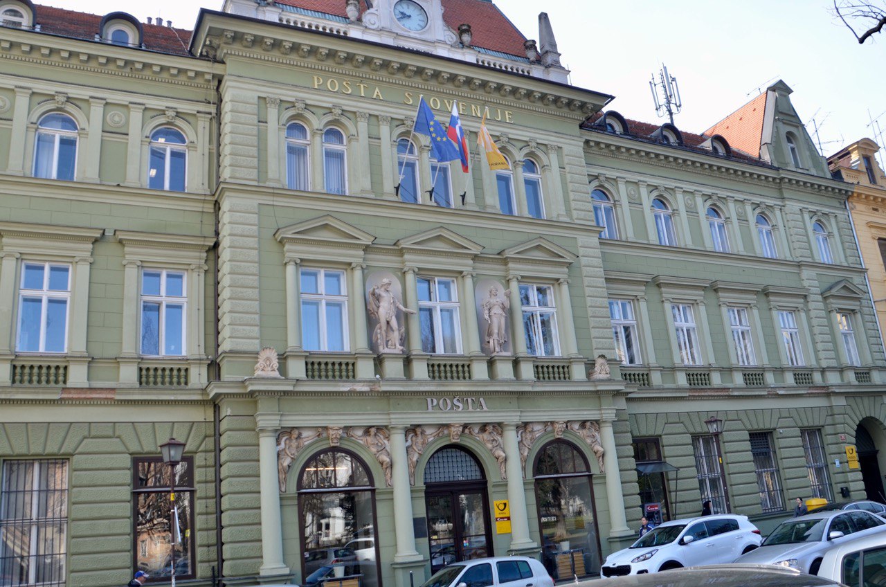 Sindikat nagovarja vlado, naj se zavzame za ohranitev Pošte Slovenije