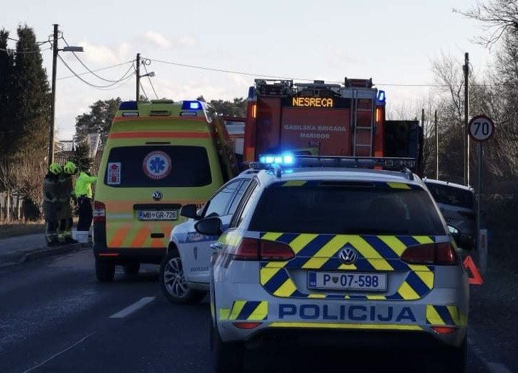 Po trčenju v okolici Slovenske Bistrice  kolesar moral v bolnišnico