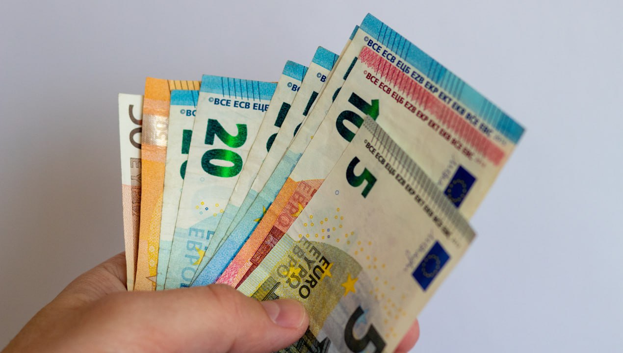 Dobra novica za okoli 8000 Slovencev, z junijem prihaja nov dodatek k plači
