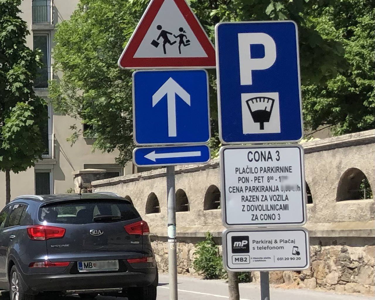 Območje belih con se širi: Bo parkiranje v Mariboru še dražje?