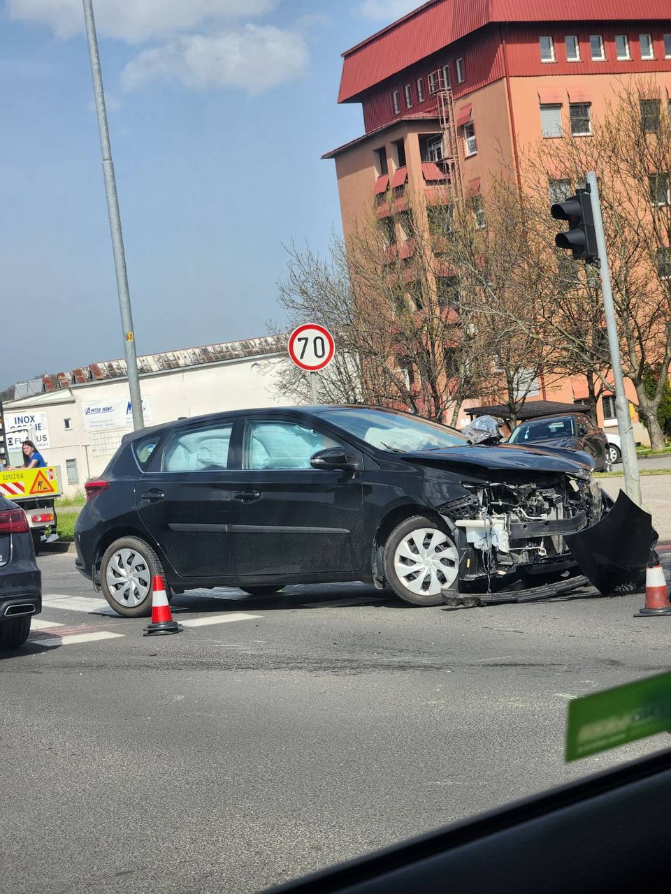 FOTO: Prometna nesreča v Mariboru, policija prosi za pomoč