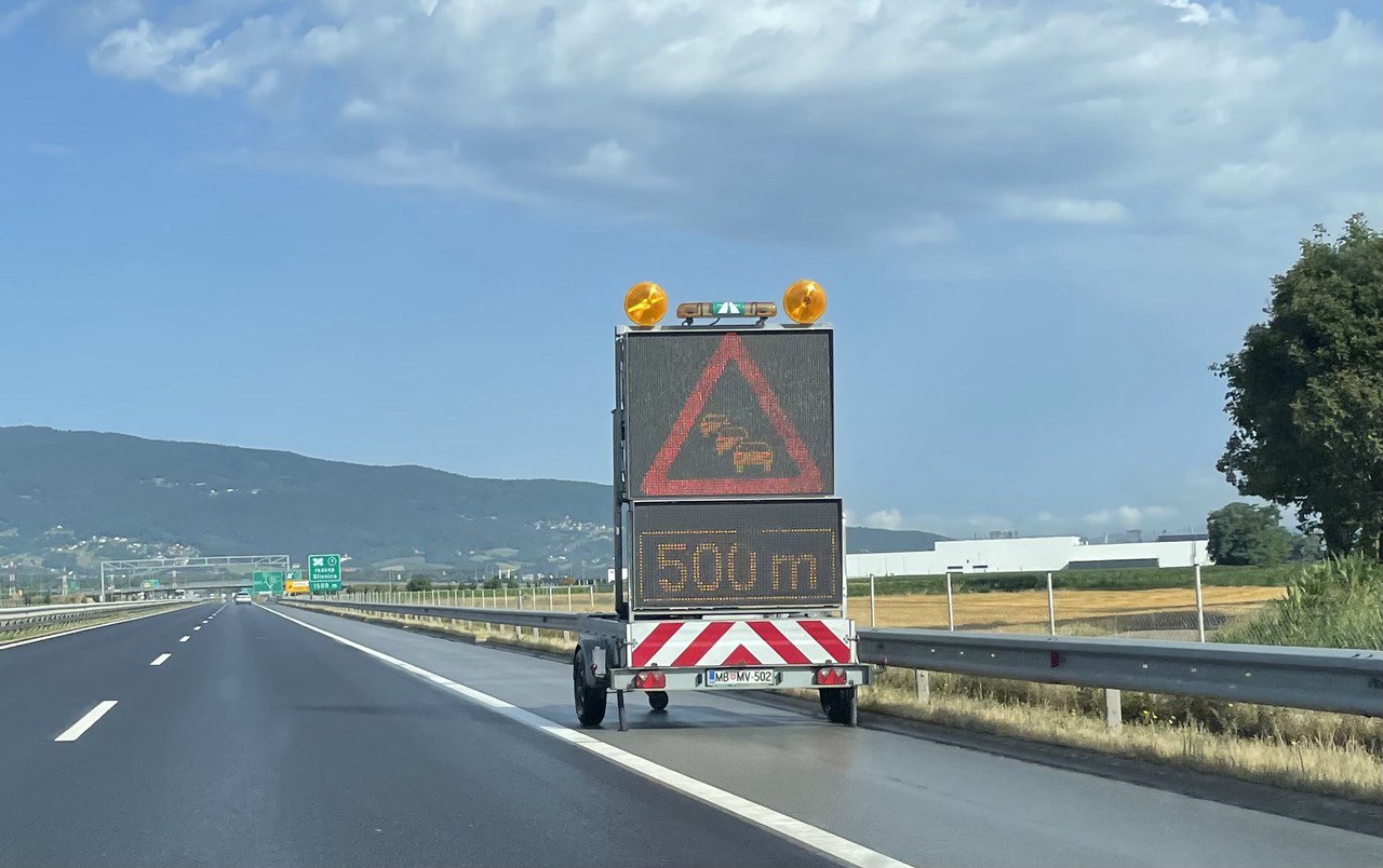 Pričakujte zastoje: Na slovenskih avtocestah številne zapore
