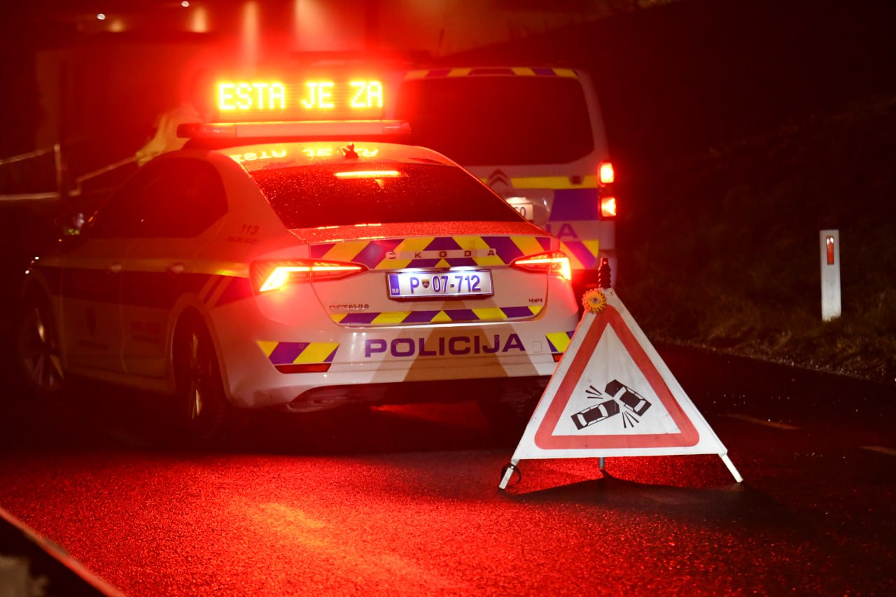 Huda prometna nesreča v Slivnici, policija usmerja promet