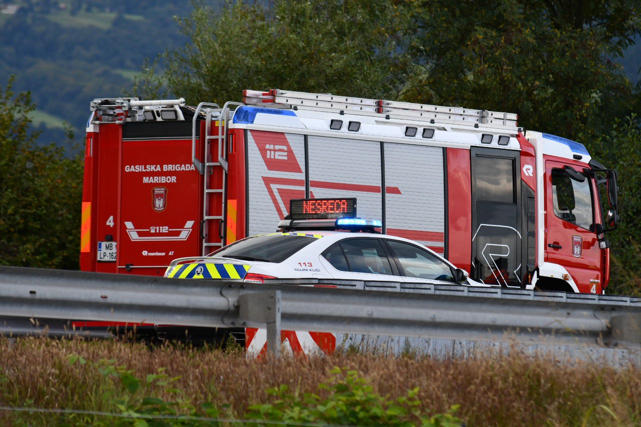 Nesreča na slovenski avtocesti vzela življenje 35-letniku