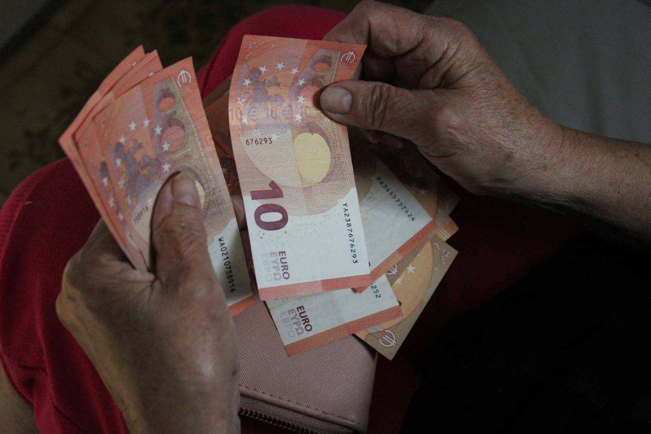 Upokojenci zaskrbljeni: S takšnim denarjem naj bi dostojno živeli?