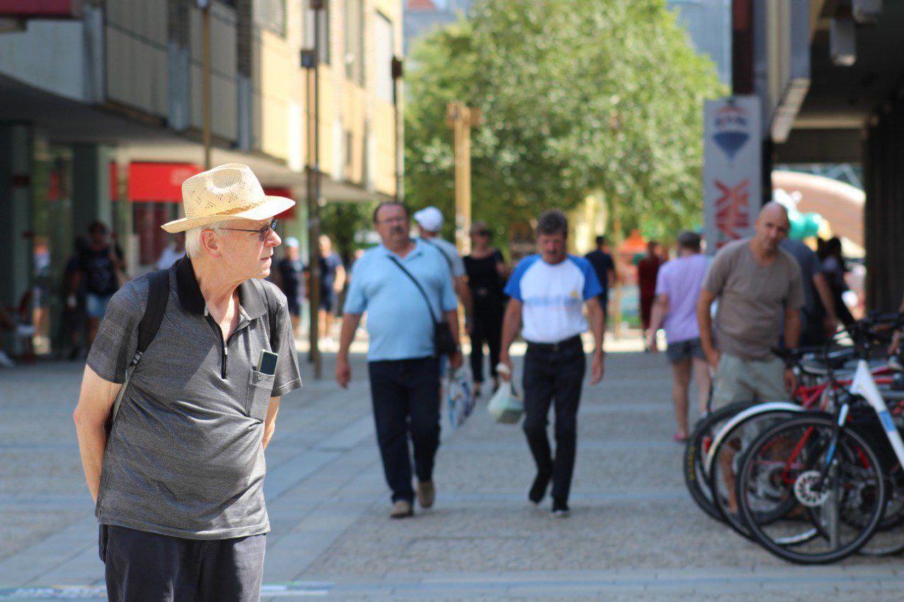Sploh veste, kaj gledate v mestnih središčih in na zaslonih?
