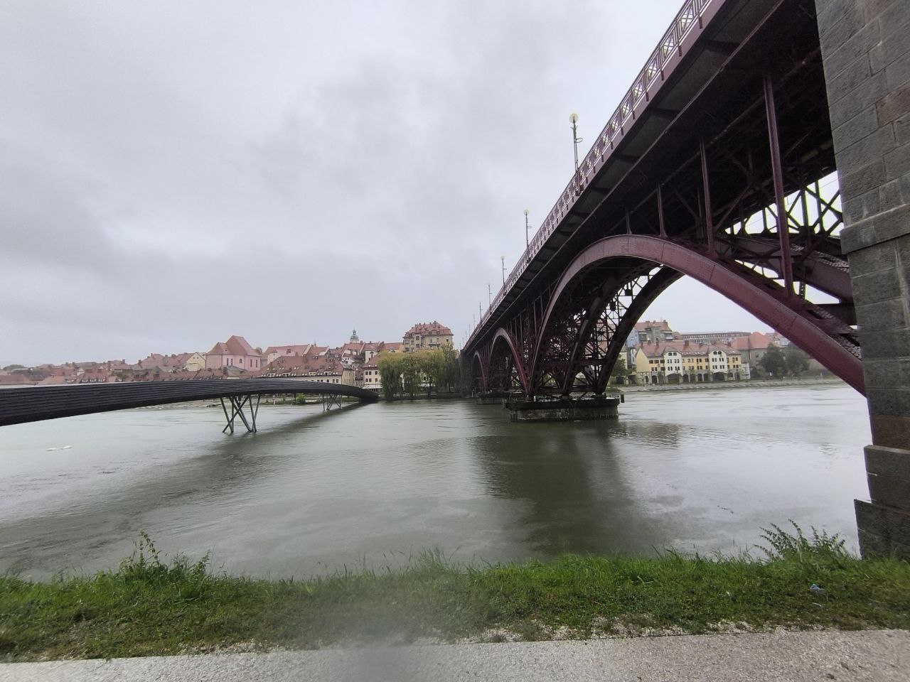 Meteorologi: Največ pozornosti bo potrebne v večernem času