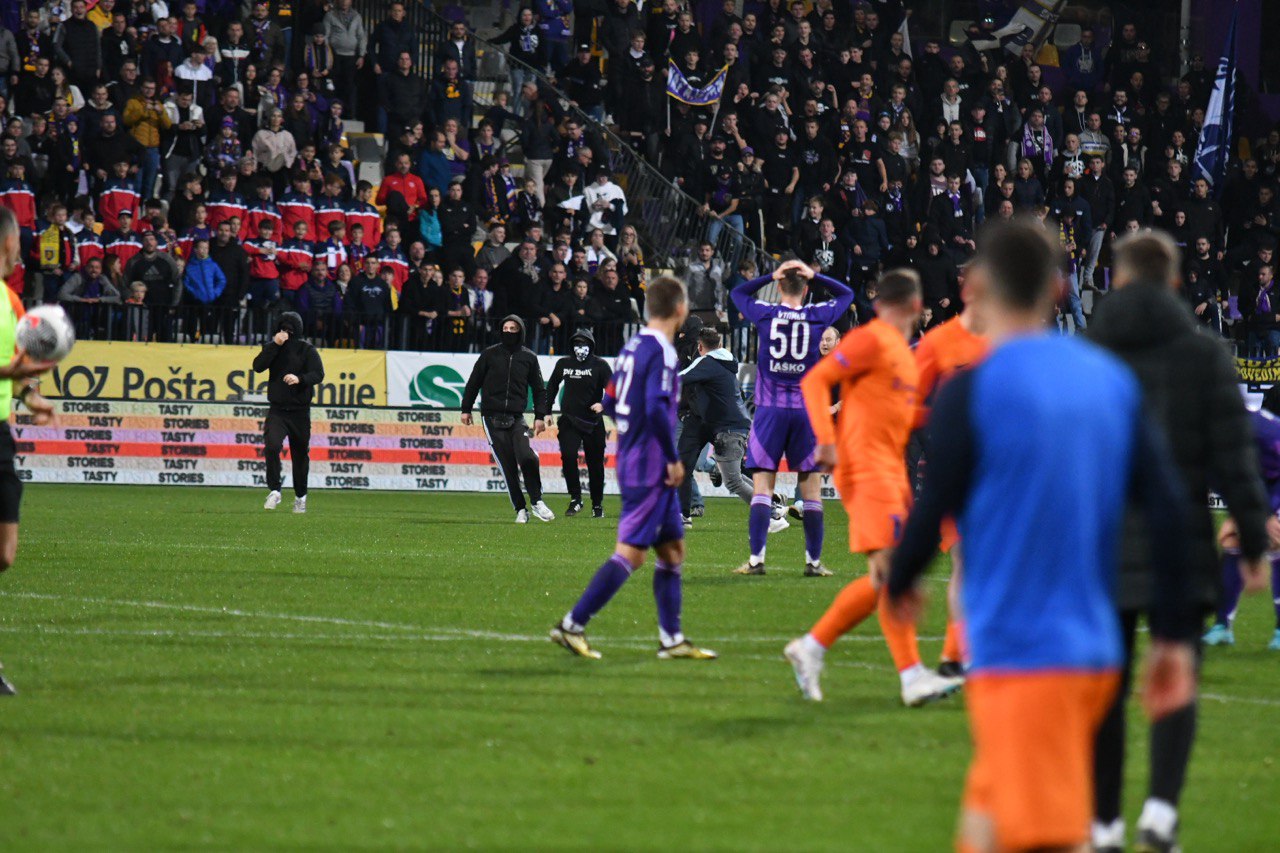 Kazen za NK Maribor: Vzhodna in južna tribuna brez gledalcev ter denarna kazen