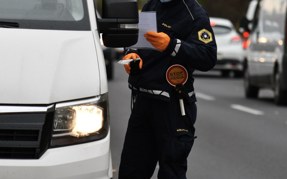 Policisti PU Maribor pri pregledu tovornjaka našli truplo