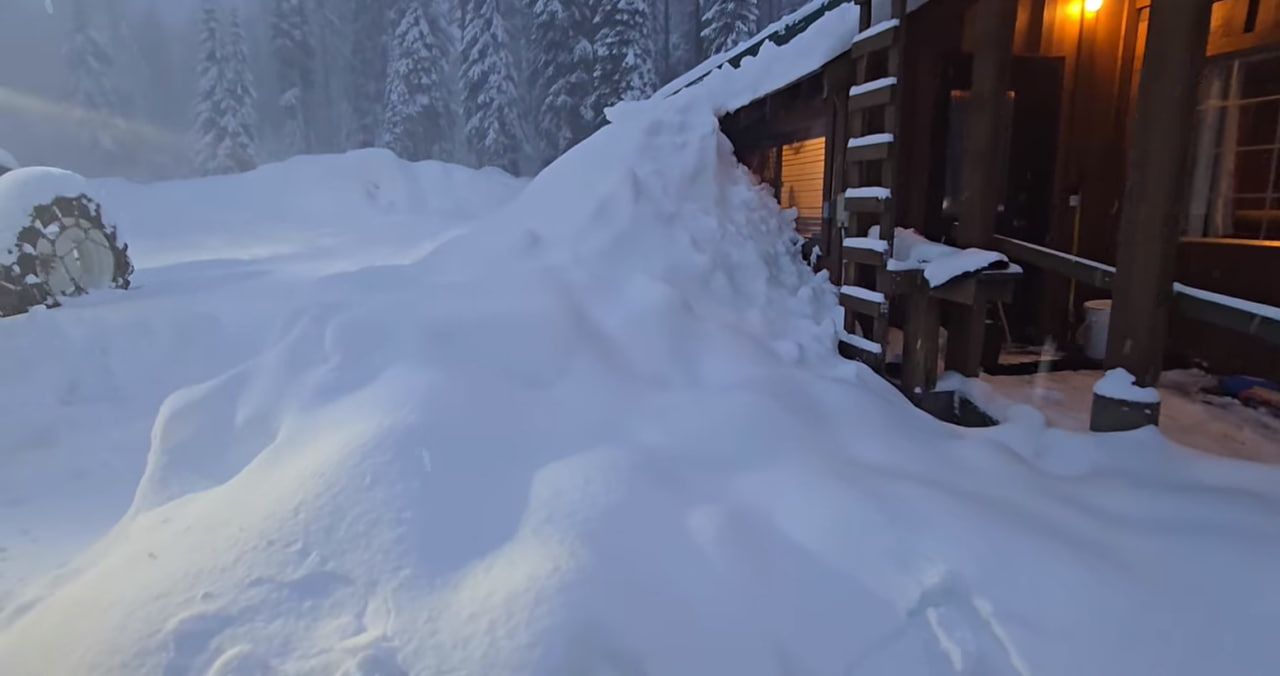 FOTO in VIDEO: Ste videli, s kakšnim snežnim neurjem se spopadajo v ZDA?