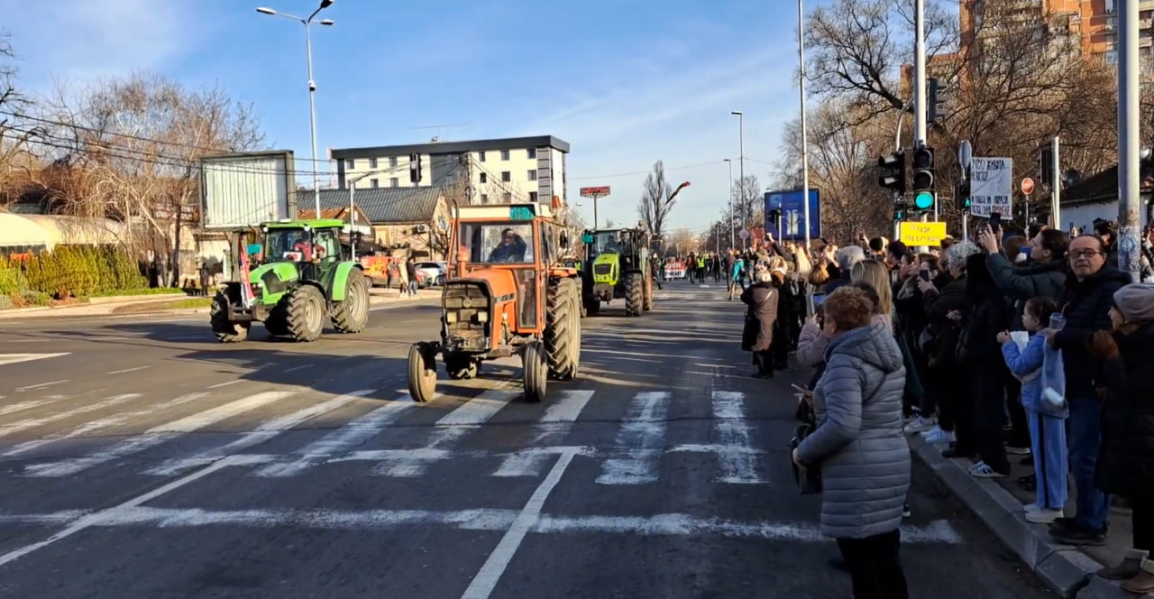 VIDEO: Študenti v Beogradu povzročajo velik kaos v prometu