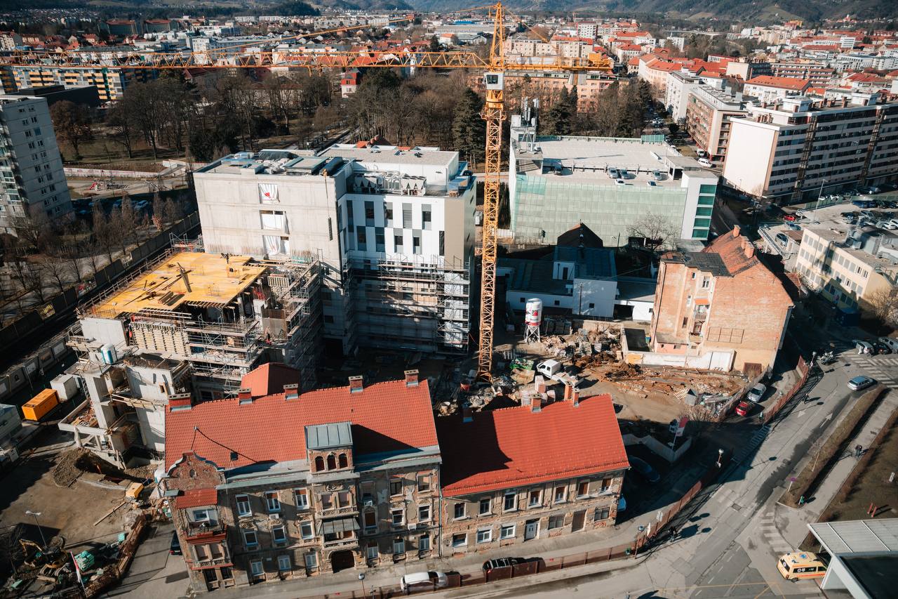 Odkup stanovanj na Masarykovi: Bo nova ponudba končala spor med stanovalci in državo?