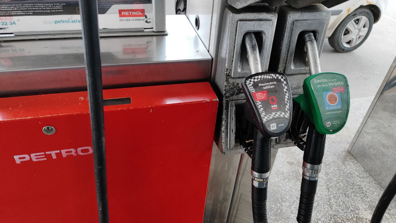 Je trenutno poceni gorivo le predvolilno darilo s kratkim rokom trajanja?