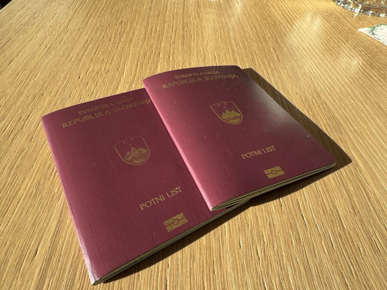 Od danes pomembna sprememba pri potnih listih in osebnih izkaznicah