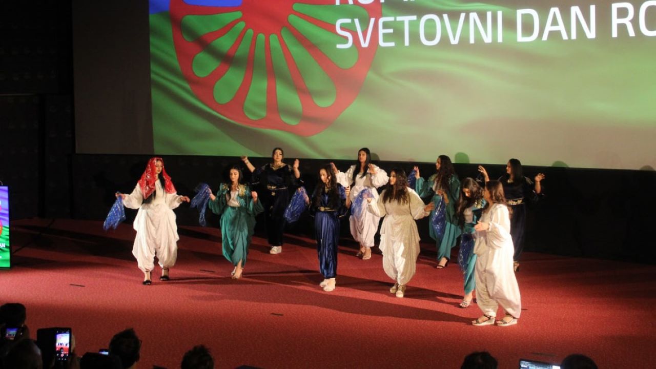 Ministrstvo za kulturo deli denar: Za kulturne projekte romske skupnosti ponujajo več kot 140.000 evrov