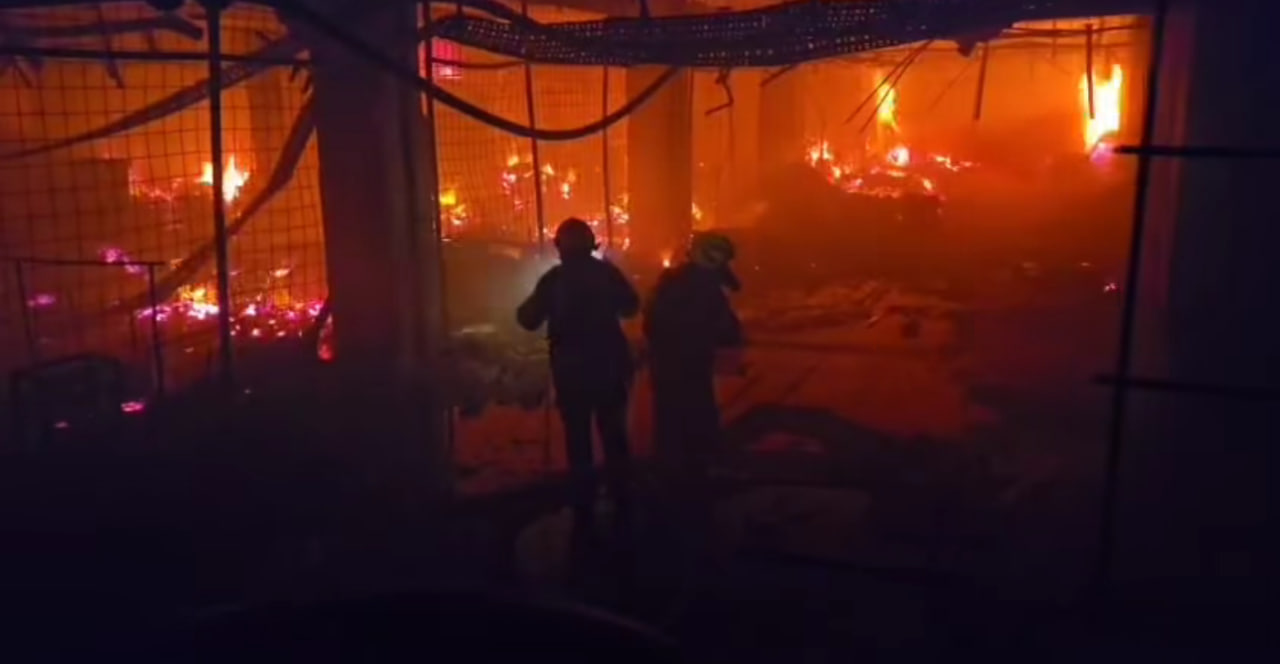 Grozljivi prizori iz katastrofalnega požara na zapuščenem gradbišču v Zagrebu (VIDEO)
