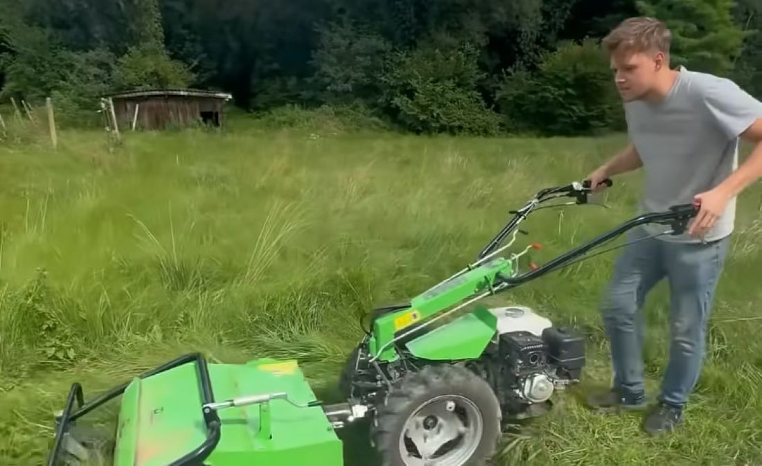 TikToker kupil hišo za 5000 evrov: Slovenski stroji mu rešujejo projekt