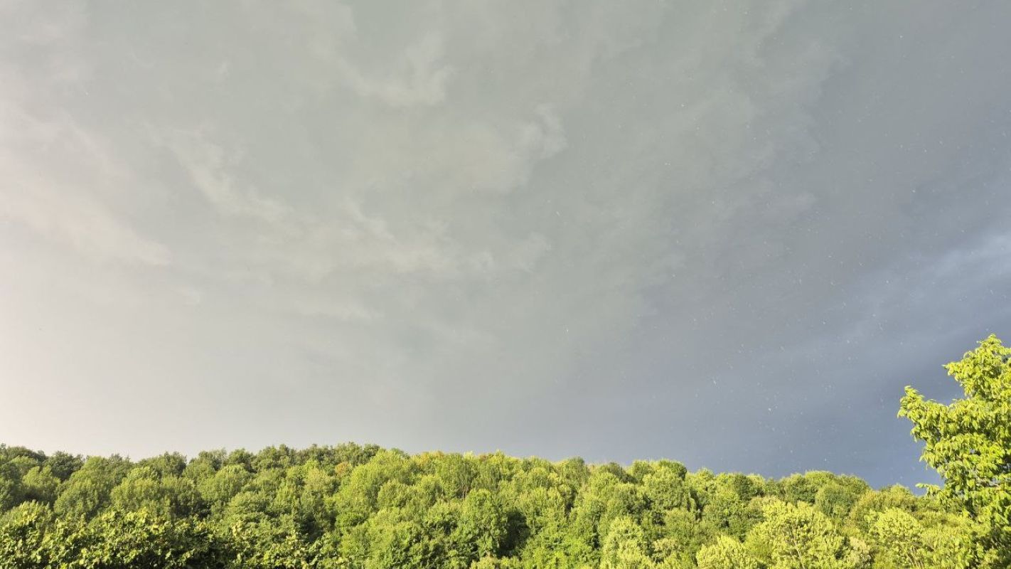 Slovo poletja? Meteorologi napovedujejo eno vremensko fronto za drugo, tako mrzlo bo