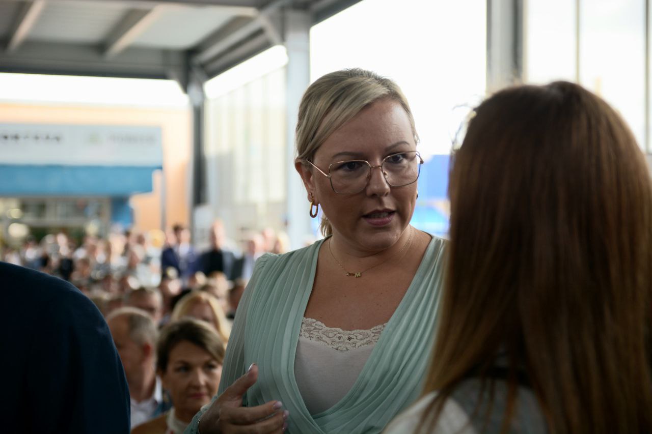 Ministrica na otvoritvi Agre: ''Pripravljeni moramo biti na nepredvidljive razmere''