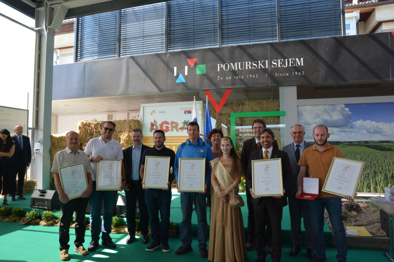 Ocenjevanje medu 2025: Kdo je pridelal najboljši med in kaj pravi medena kraljica?