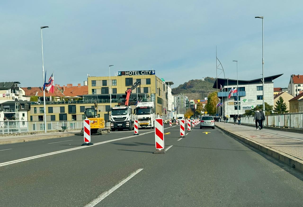 FOTO: Začela so se dela na Titovem mestu, kako dolgo bo trajala delna zapora?