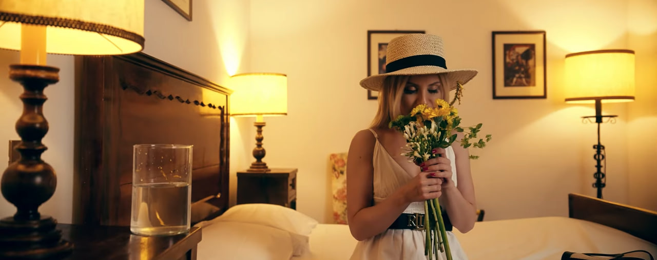 Ste opazili znan obraz? Mariborčanka Nina Radi glavna zvezda videospota priljubljenega ansambla