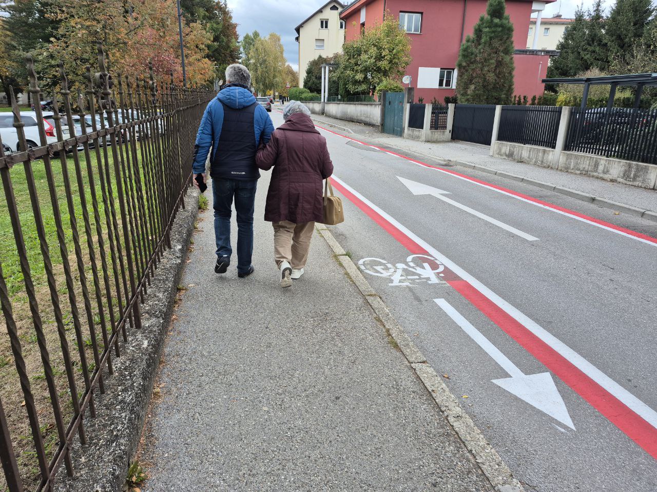 V tej evropski državi boste kaznovani, če boste hodili ali kolesarili hitreje kot 6 kilometrov na uro