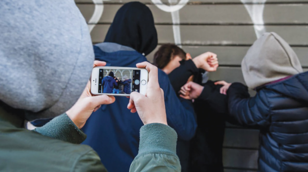 Otroci se preko družbenega omrežja dogovorili za pretep, policija pridržala 29 osnovnošolcev