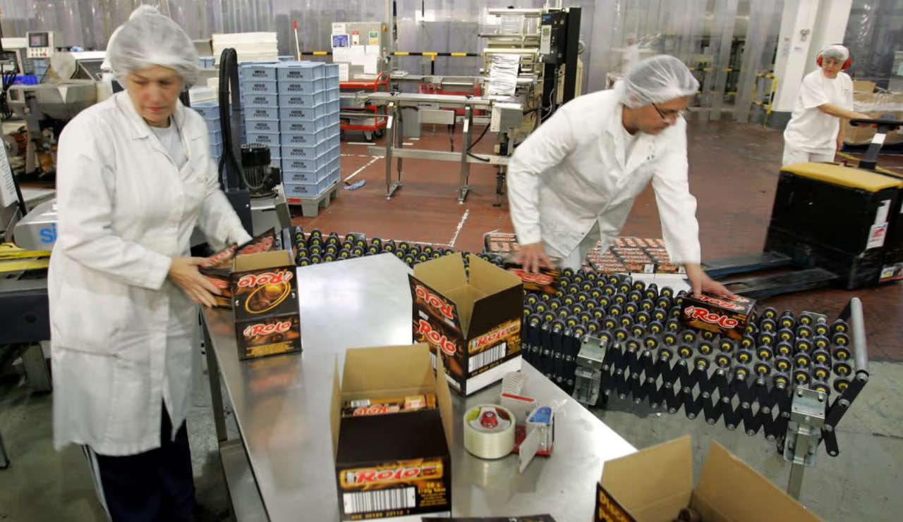 Globalni gigant z drastičnimi ukrepi: Brez dela bo ostalo na tisoče ljudi, ostali pa ...