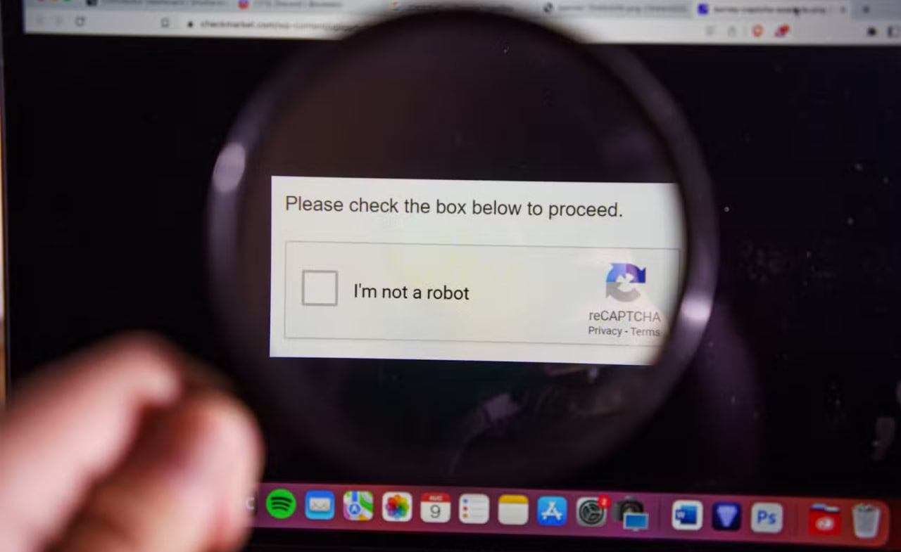 Strokovnjaki: Ko vas spletna stran sprašuje, ali ste robot, lahko takoj okuži vas računalnik