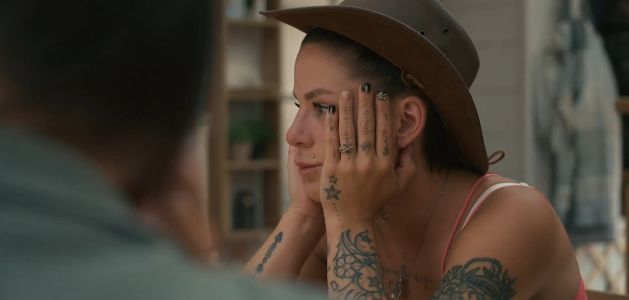 Je Mariborčanka Urška zanosila v Kmetiji?