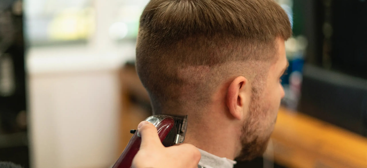 V šolah prepovedali frizuro, ki je med mladimi zelo popularna