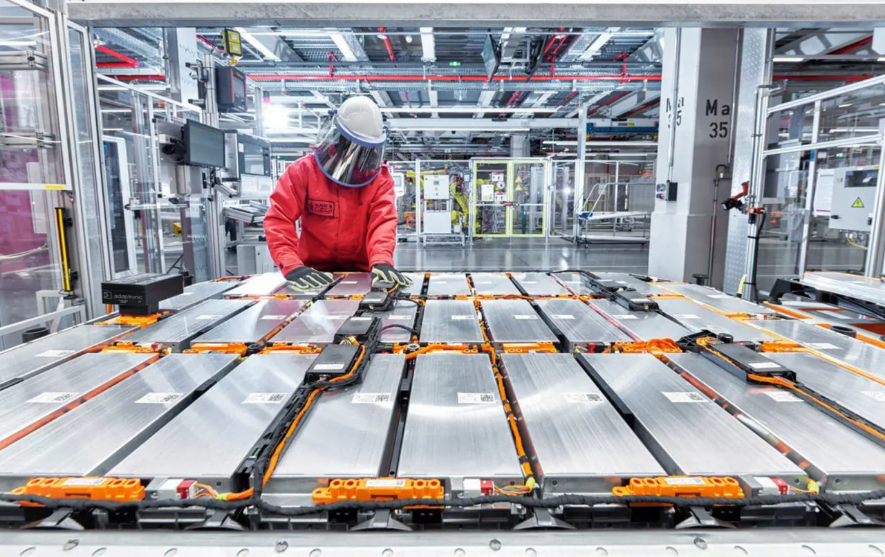 Hud udarec za avtomobilsko industrijo, prihaja nov val odpuščanj