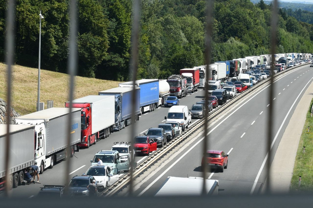 Števec zastojev: Koliko časa nam vzame pot med Mariborom in Ljubljano? (5. avgust)