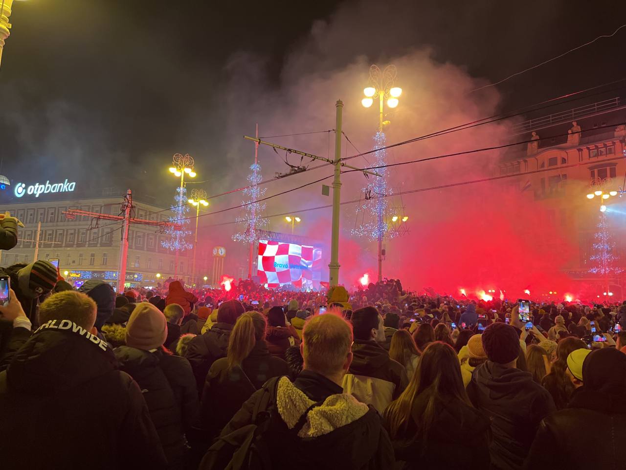 FOTO: Tretje mesto Hrvaške na mundialu je v Zagrebu povzročilo delirij