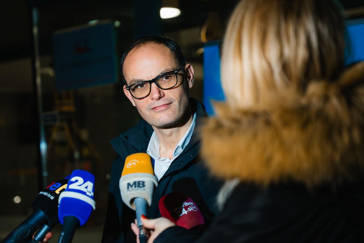 Bitka za znamko Demokrati: Janša napadel Logarja zaradi imena, urad zavrnil oba